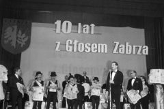 DSCF2521_Gala-jubileuszowa-Glosu-Zabrza.-Prowadzacy-Lucjan-Kydrynski-1966-Duzy